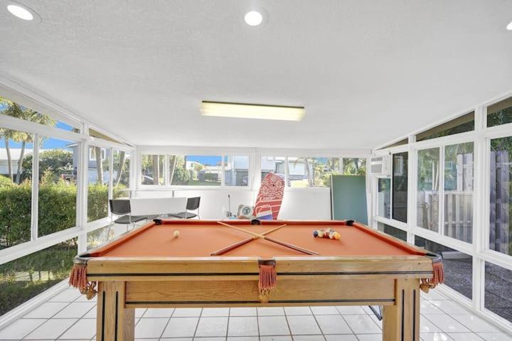 Beautiful 4 Bedrooms/Pool/Walk To Beach Диърфийлд Бийч Екстериор снимка
