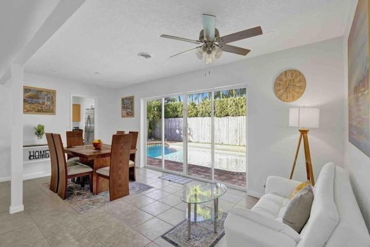 Beautiful 4 Bedrooms/Pool/Walk To Beach Диърфийлд Бийч Екстериор снимка